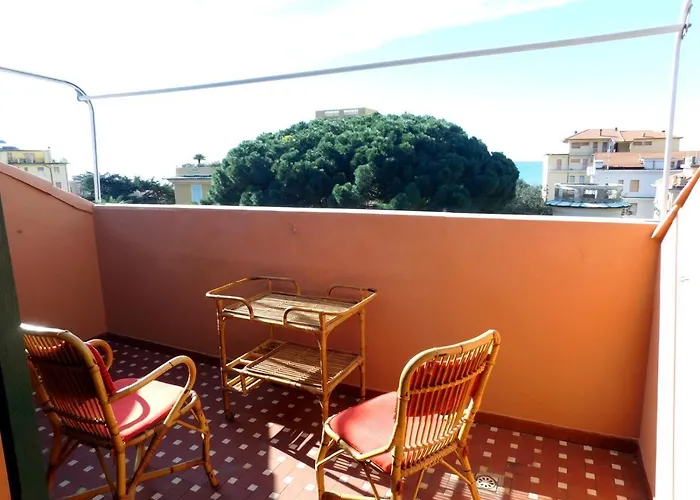 Attico Spazioso E Con Vista, Apartment Levanto